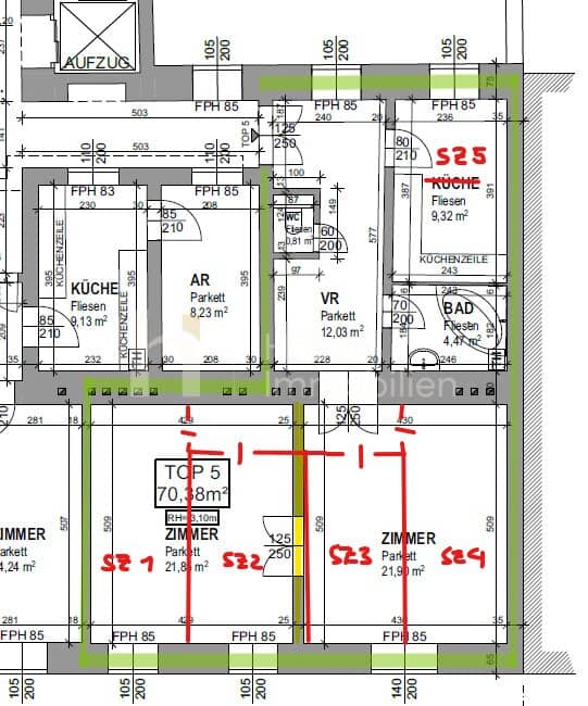 Wohnung with Altbau flair bright and connected