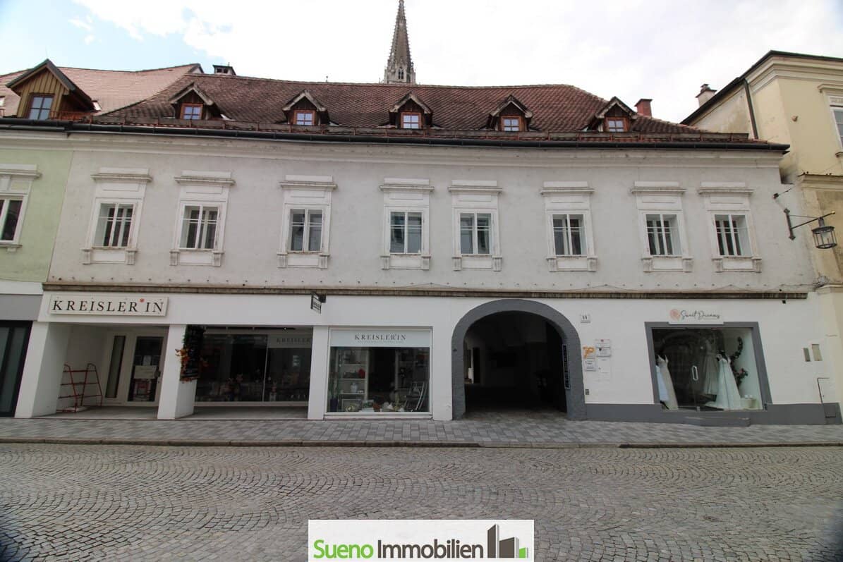 Größeres Zinshaus am Stadtplatz in Steyr – 11 Wohnungen und Gewerbe