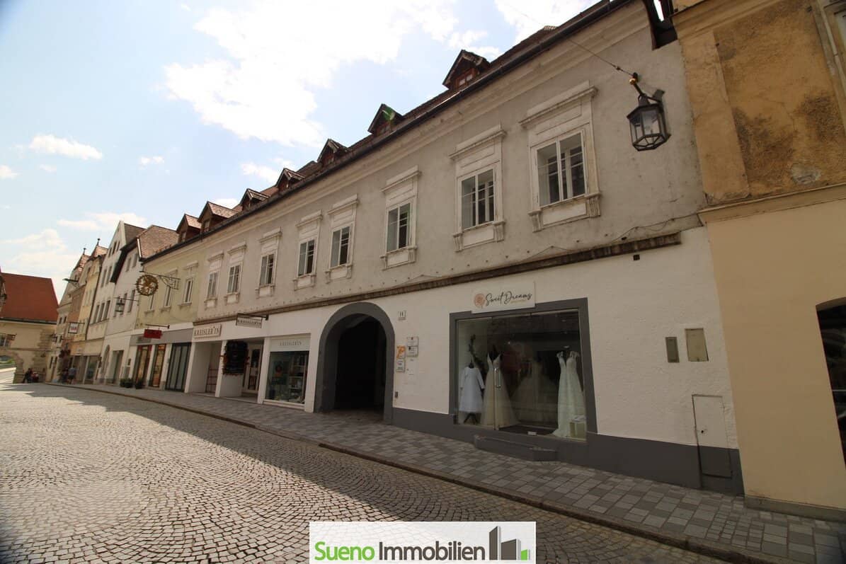 Größeres Zinshaus am Stadtplatz in Steyr – 11 Wohnungen und Gewerbe