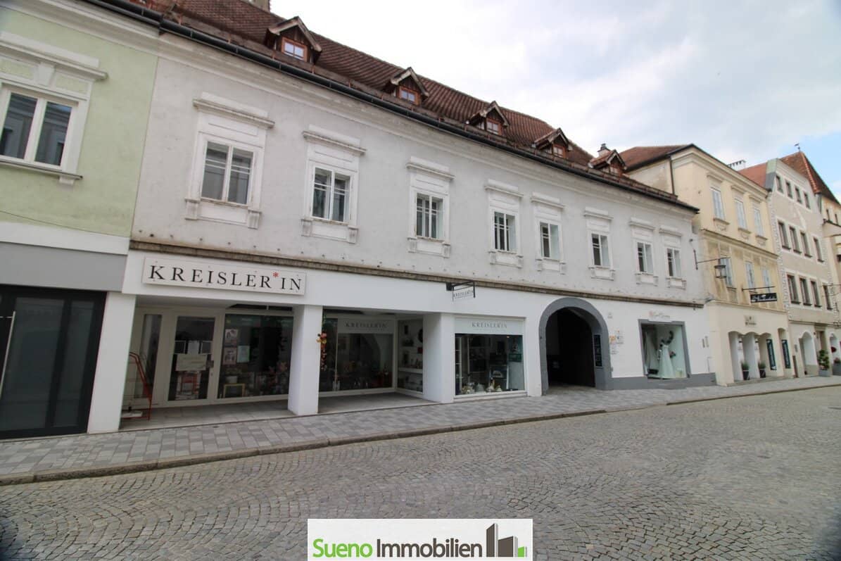 Größeres Zinshaus am Stadtplatz in Steyr – 11 Wohnungen und Gewerbe