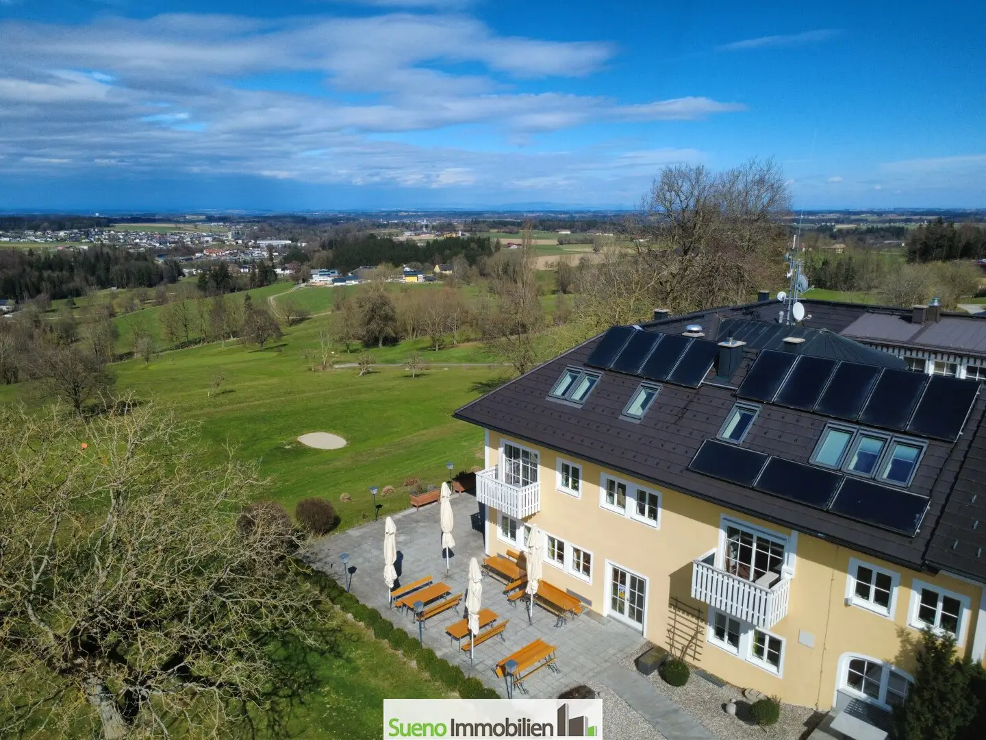 Apartment by golf course with balcony green view