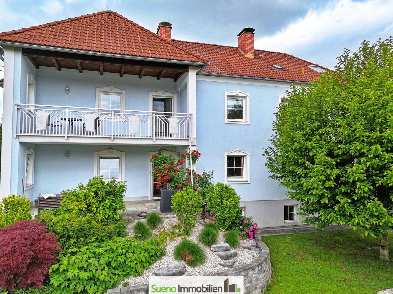 Wohn-TRAUM auf 2 Ebenen mit Pool u großem Grund! Gepflegt, großzügig, sofort bezugsbereit!