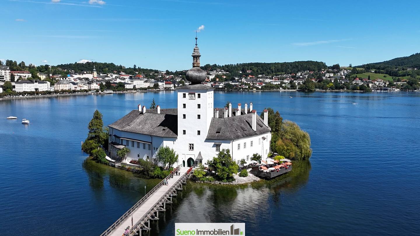 Penthouse near center Traunsee in green location