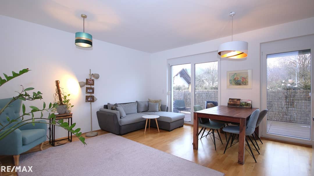 Neubau Maisonettewohnung Balkon zwei Stellplätze