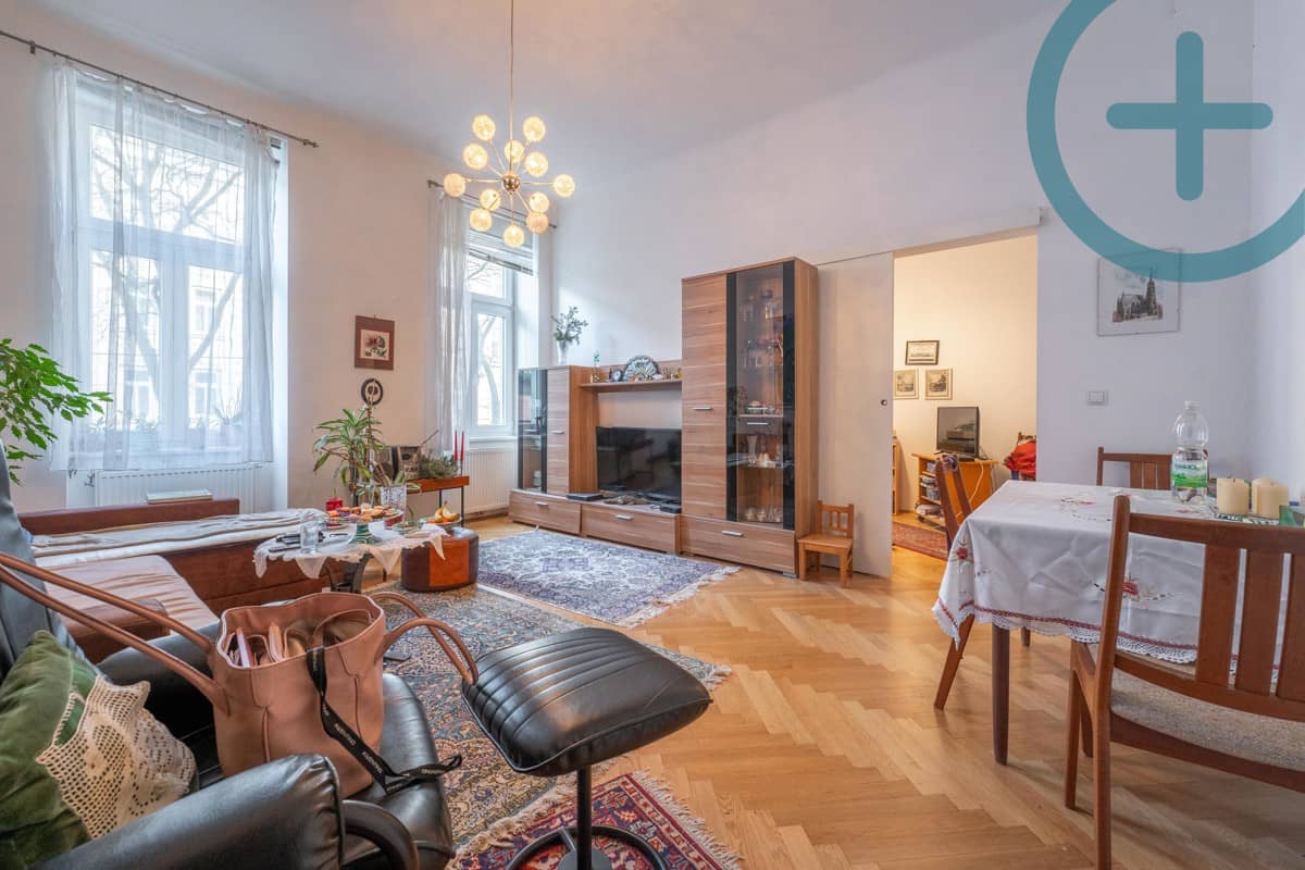 Tenanted old building apartment with charm