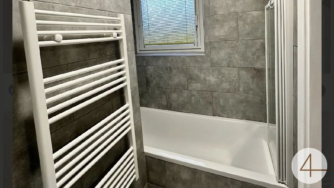 Newly renovated apartment with balcony and parking