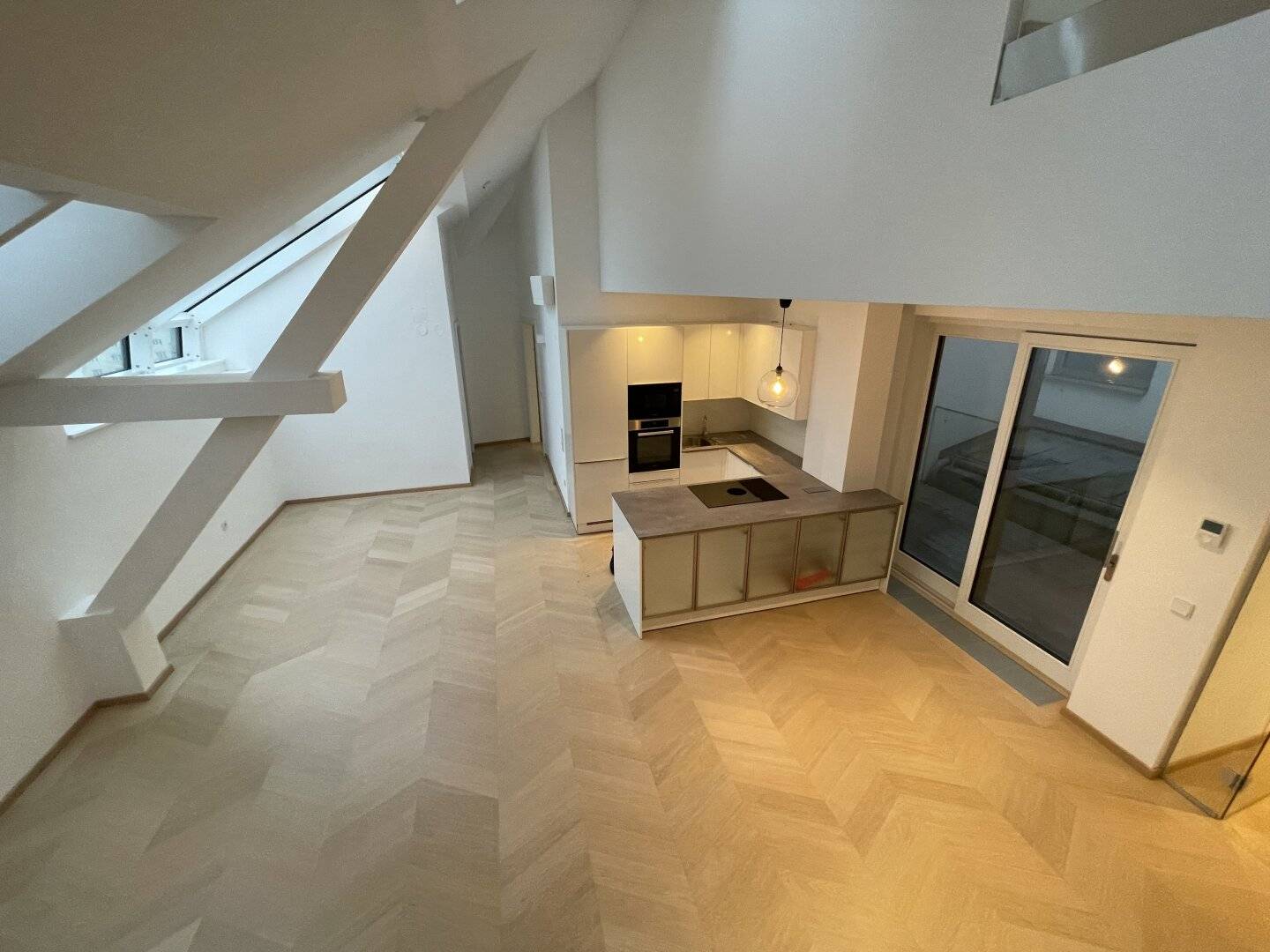 154 m² Luxurious Attic Apartment Terrace Air Conditioning Extra Studio Office 2 Entrances