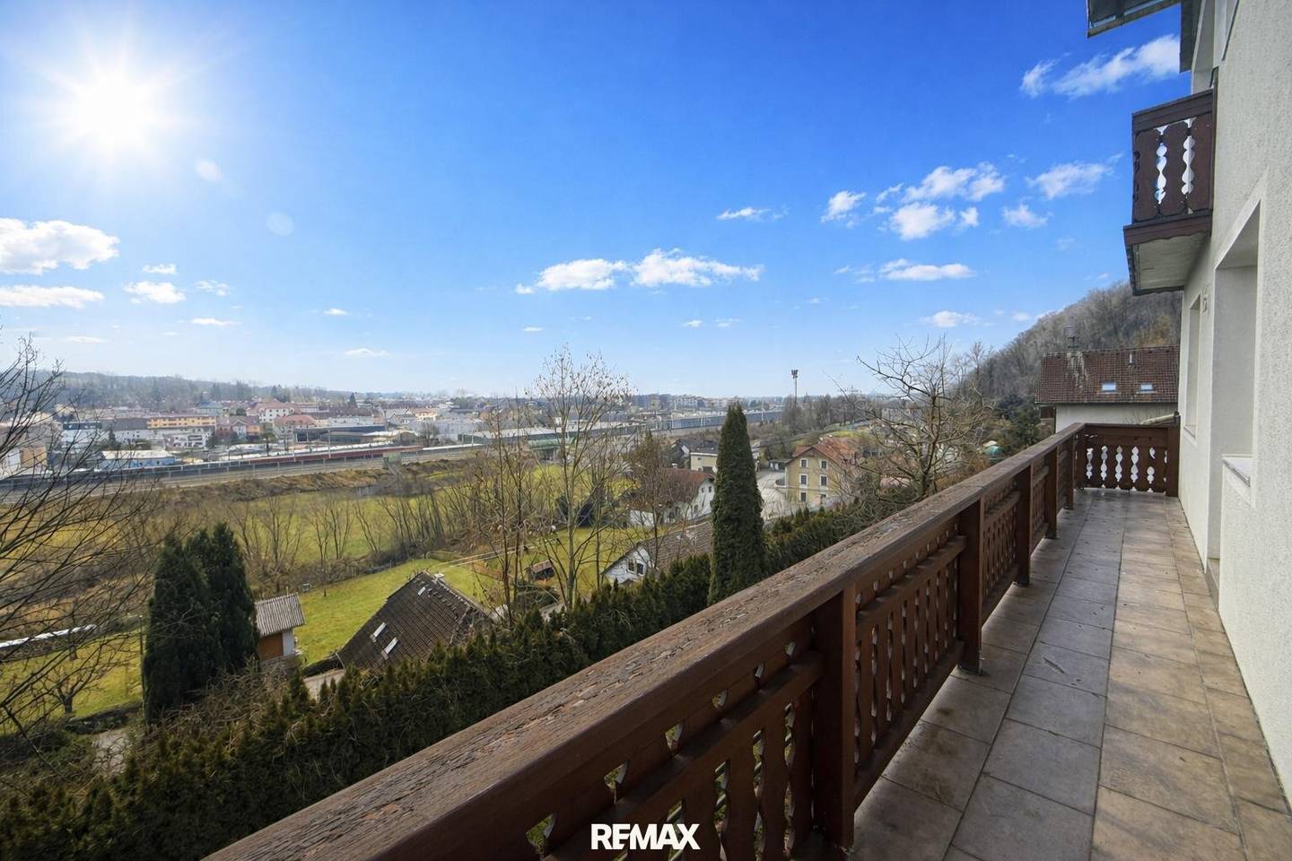 230 m² Wohnfläche | 922 m² Grundstück | PV-Anlage | 3 Balkone | Garage – Ihr neues Zuhause in Mürzzuschlag