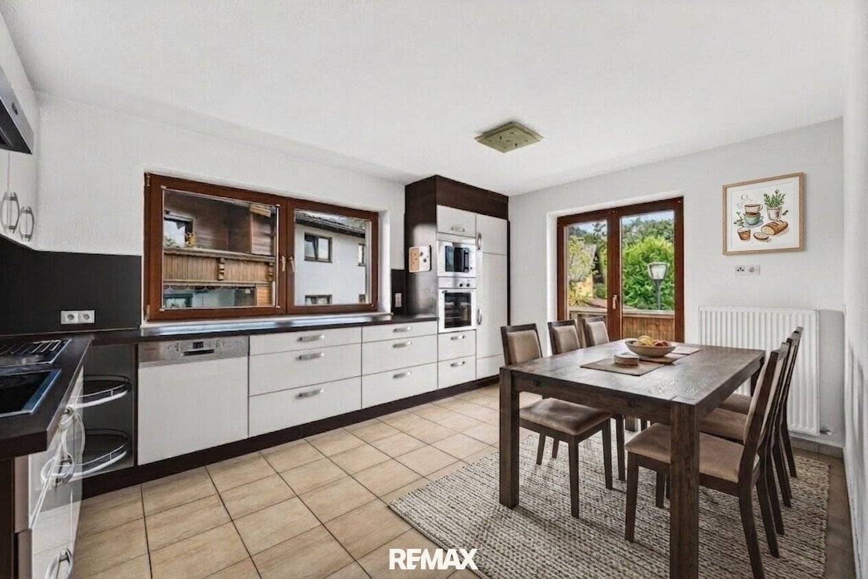 Apartment in Kramsach with central location balcony and two parking spaces