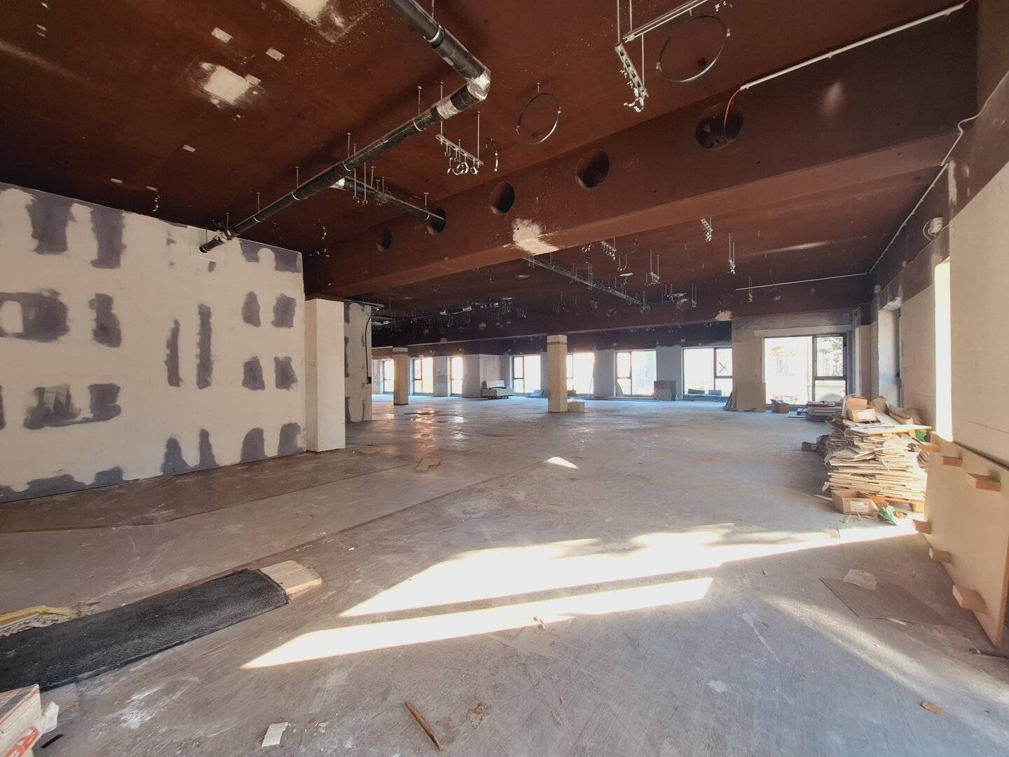 360 TOUR / First Occupancy - Modern, multifunctional commercial space / medical practice / office