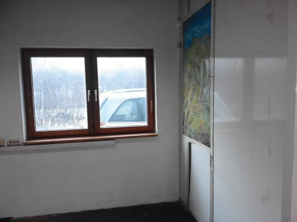 Warehouse in industrial area with water, electricity, heating