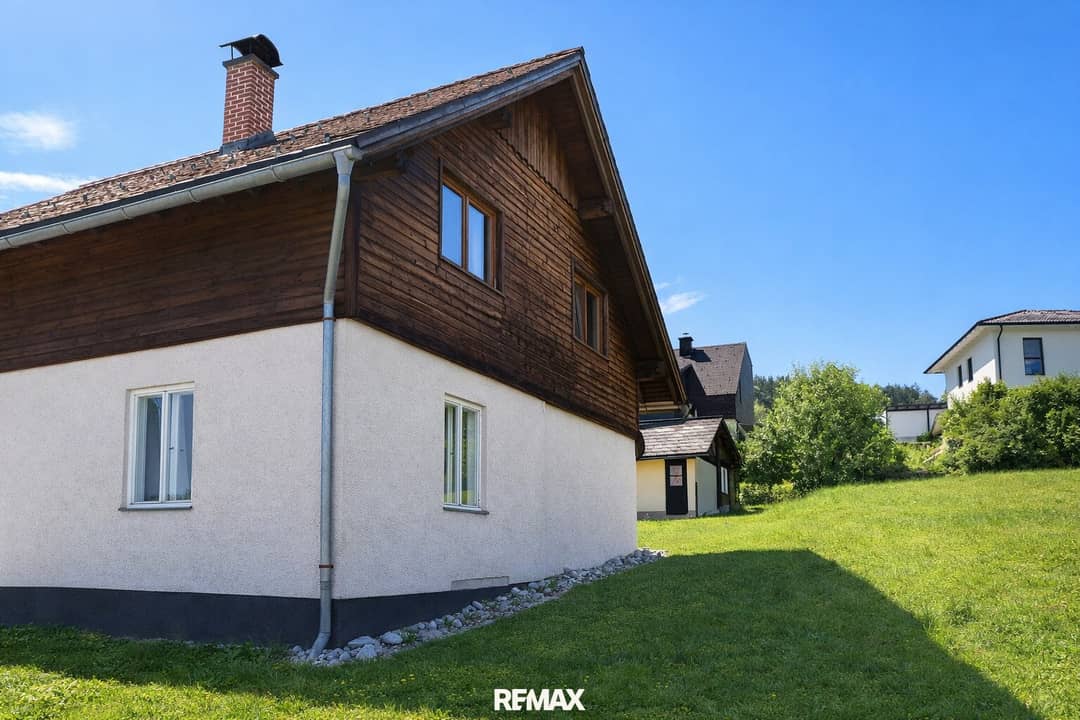 Zweifamilienhaus in Mürzzuschlag mit Nebengebäuden, sanierungsbedürftig