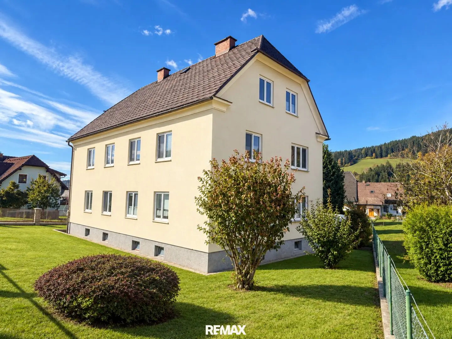 High yield investing, apartment building in Hönigsberg, around 8% gross yield and exceptionally low operating costs