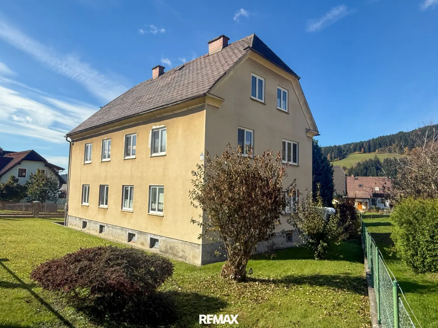 High yield investing, apartment building in Hönigsberg, around 8% gross yield and exceptionally low operating costs