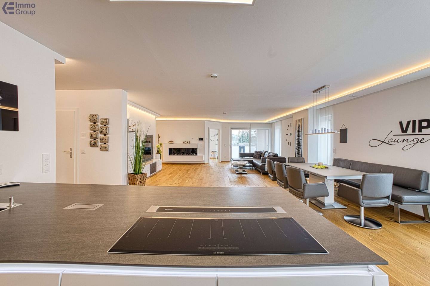 Penthouse mit Loggia und zwei Stellplätze