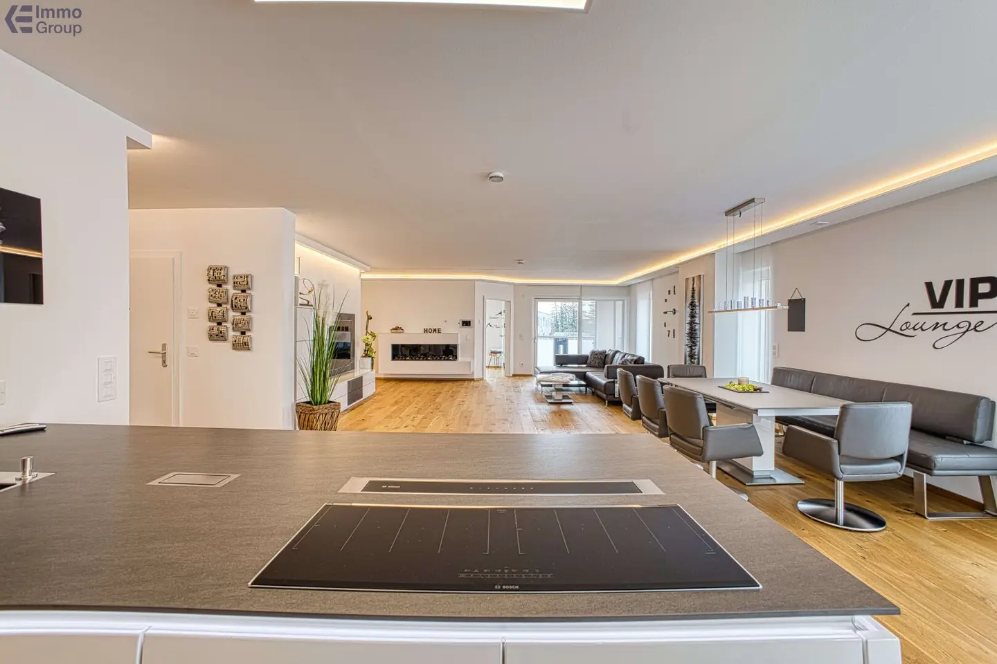 Penthouse mit Loggia und zwei Stellplätze