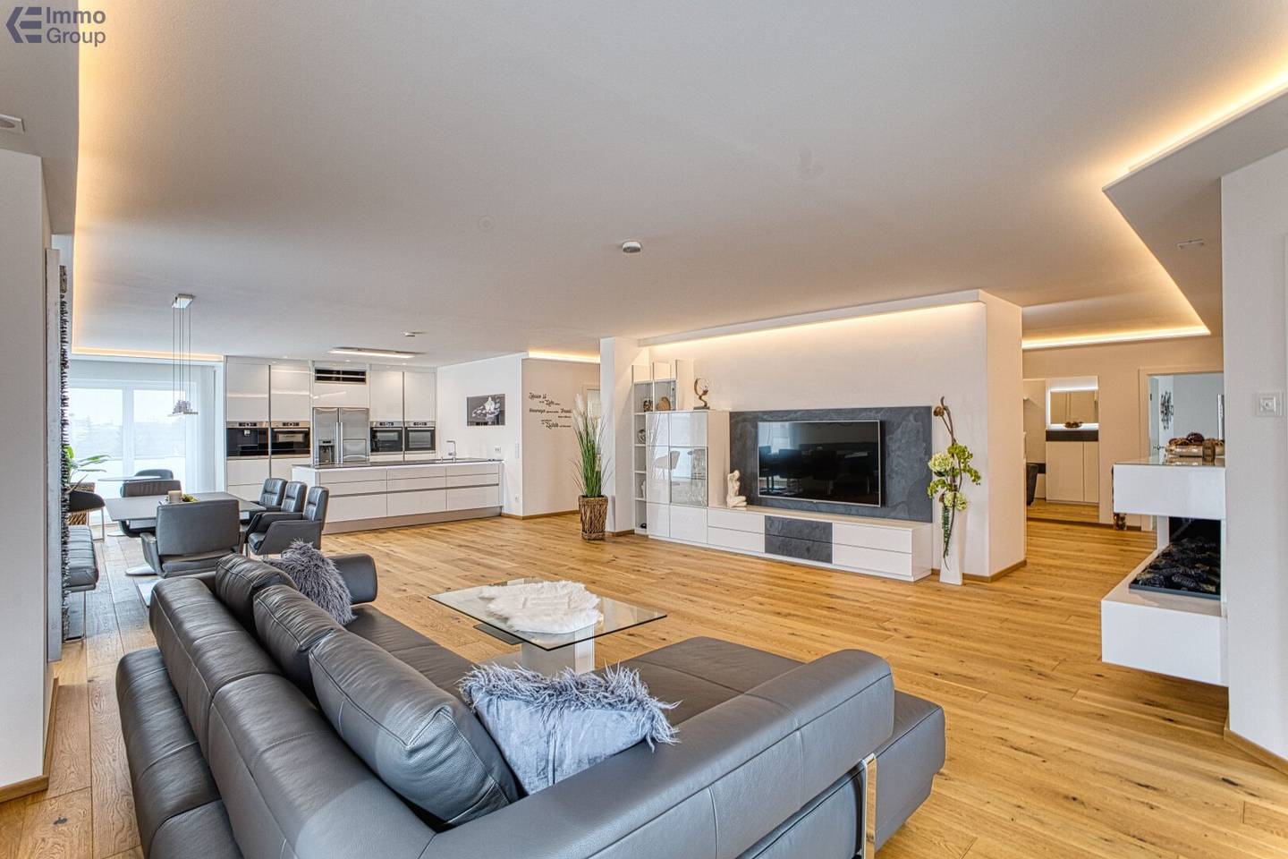 Penthouse mit Loggia und zwei Stellplätze