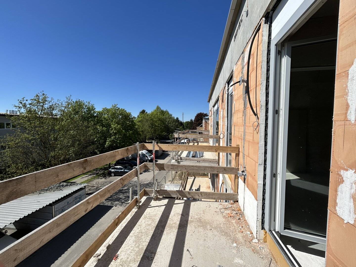 Wohnung im Neubau mit Terrasse in ruhiger Lage