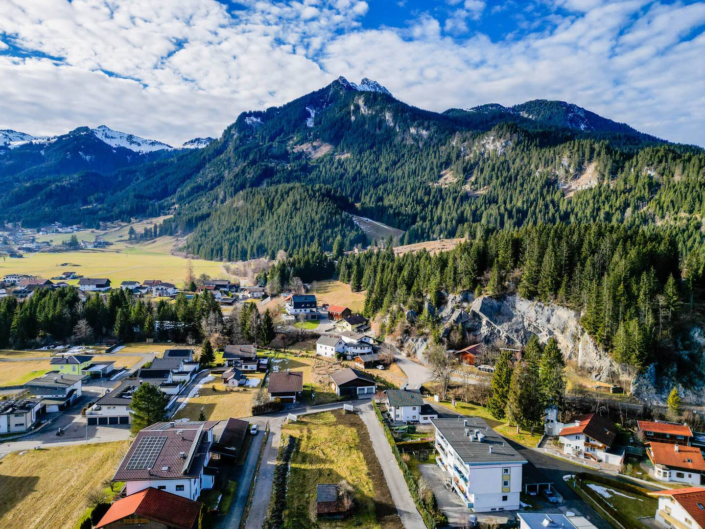 2 parzellierte Grundstücke in Lechaschau zu verkaufen – je 464 m²