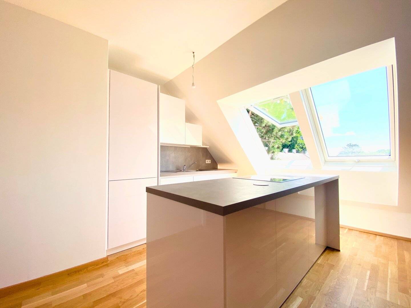 Top floor apartment with big terrace