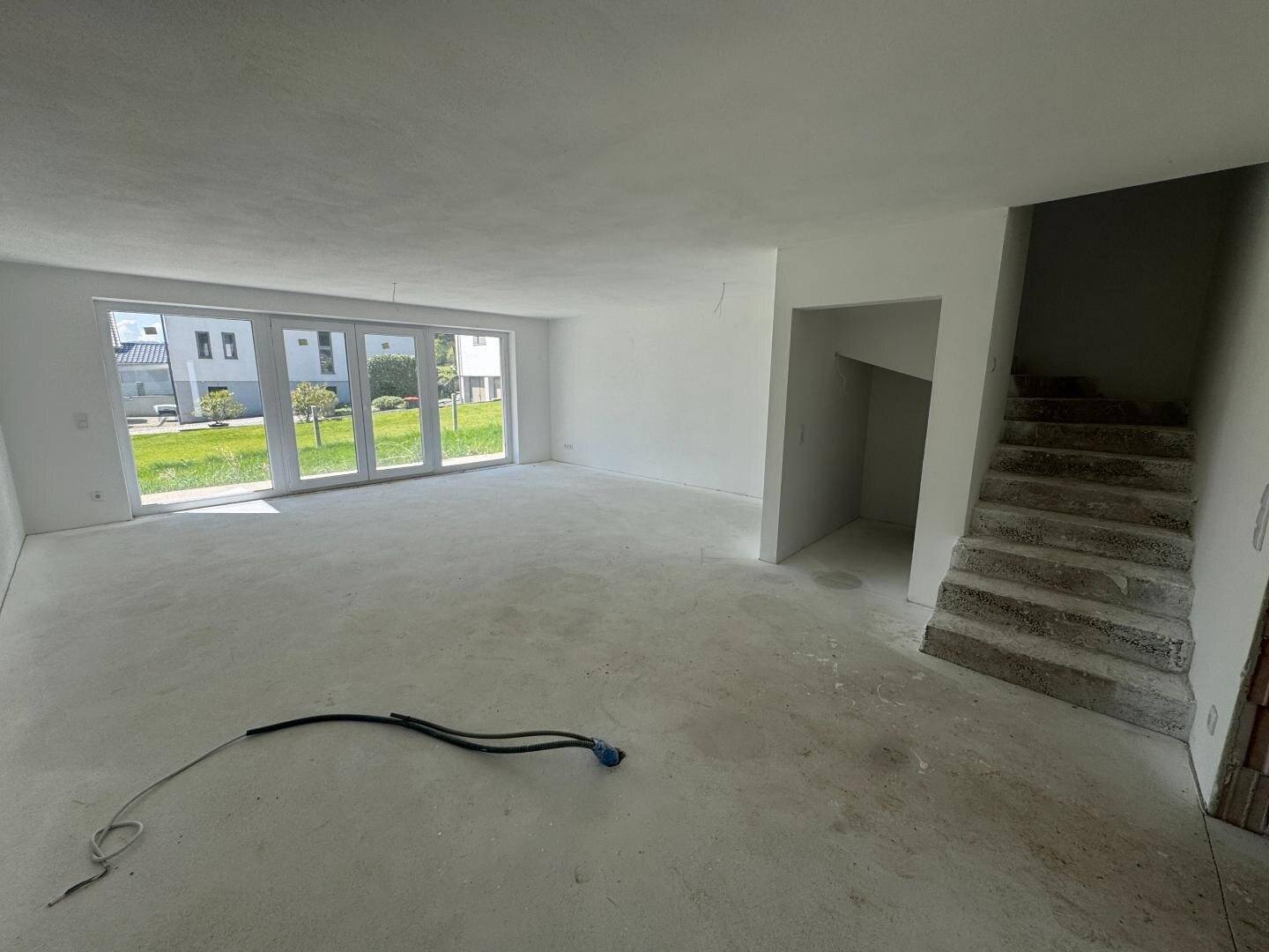 Belagsfertiges Reihenhaus in Bruckmühl mit Garten & Garage, 120 m²