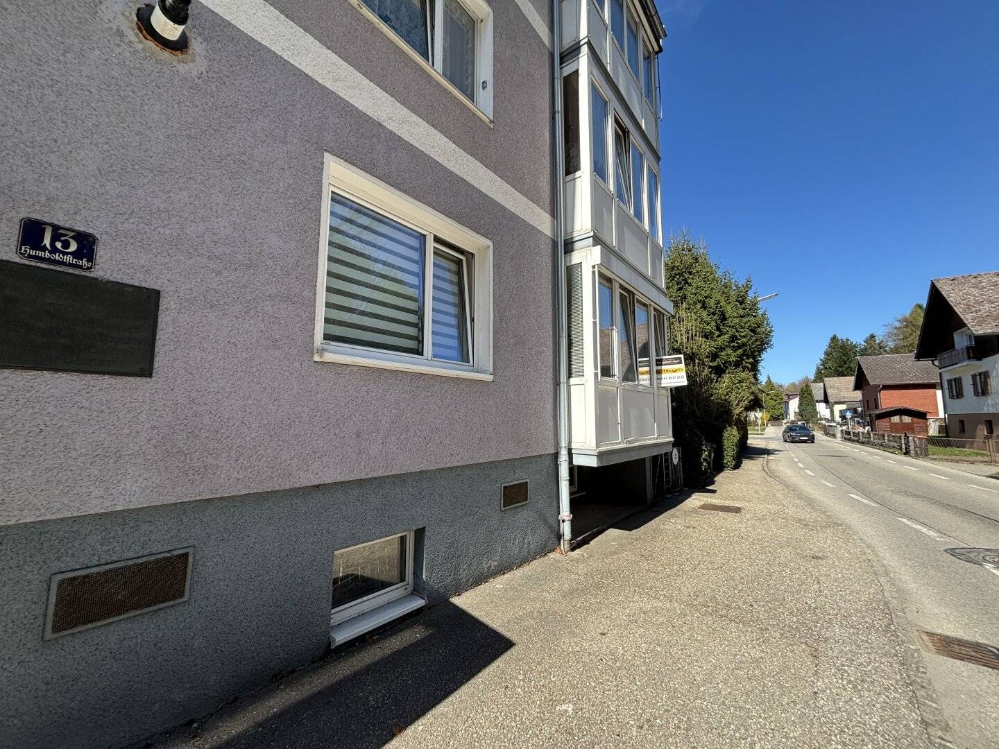 Wohnung mit zwei verglasten Loggien in zentraler Lage