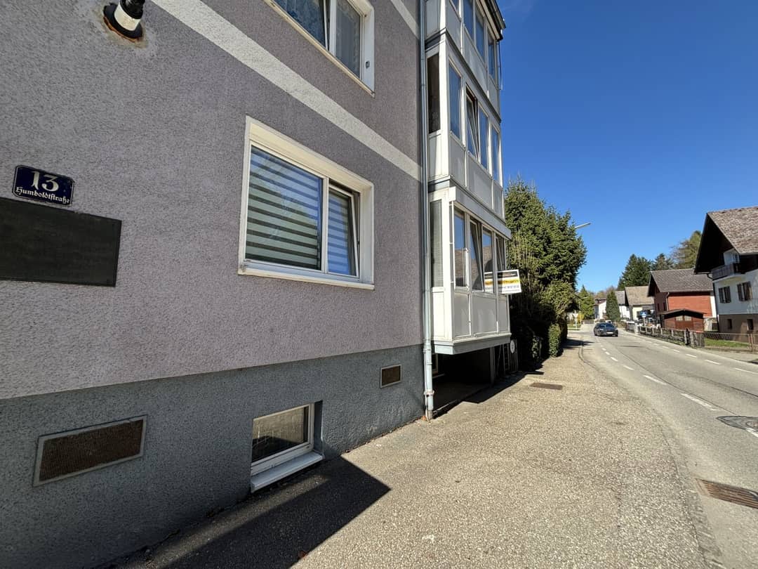 Wohnung mit zwei verglasten Loggien in zentraler Lage