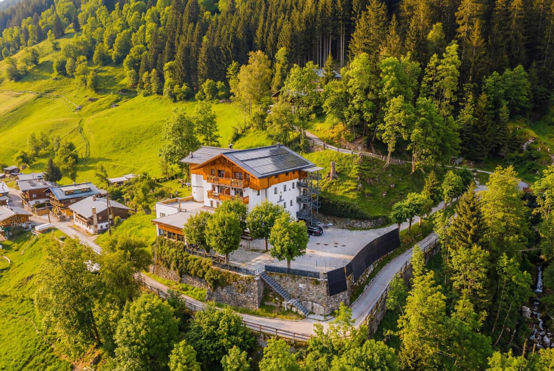 Gastgewerbe mit Wohnungen am Gasteiner Höhenweg in Bad Gastein