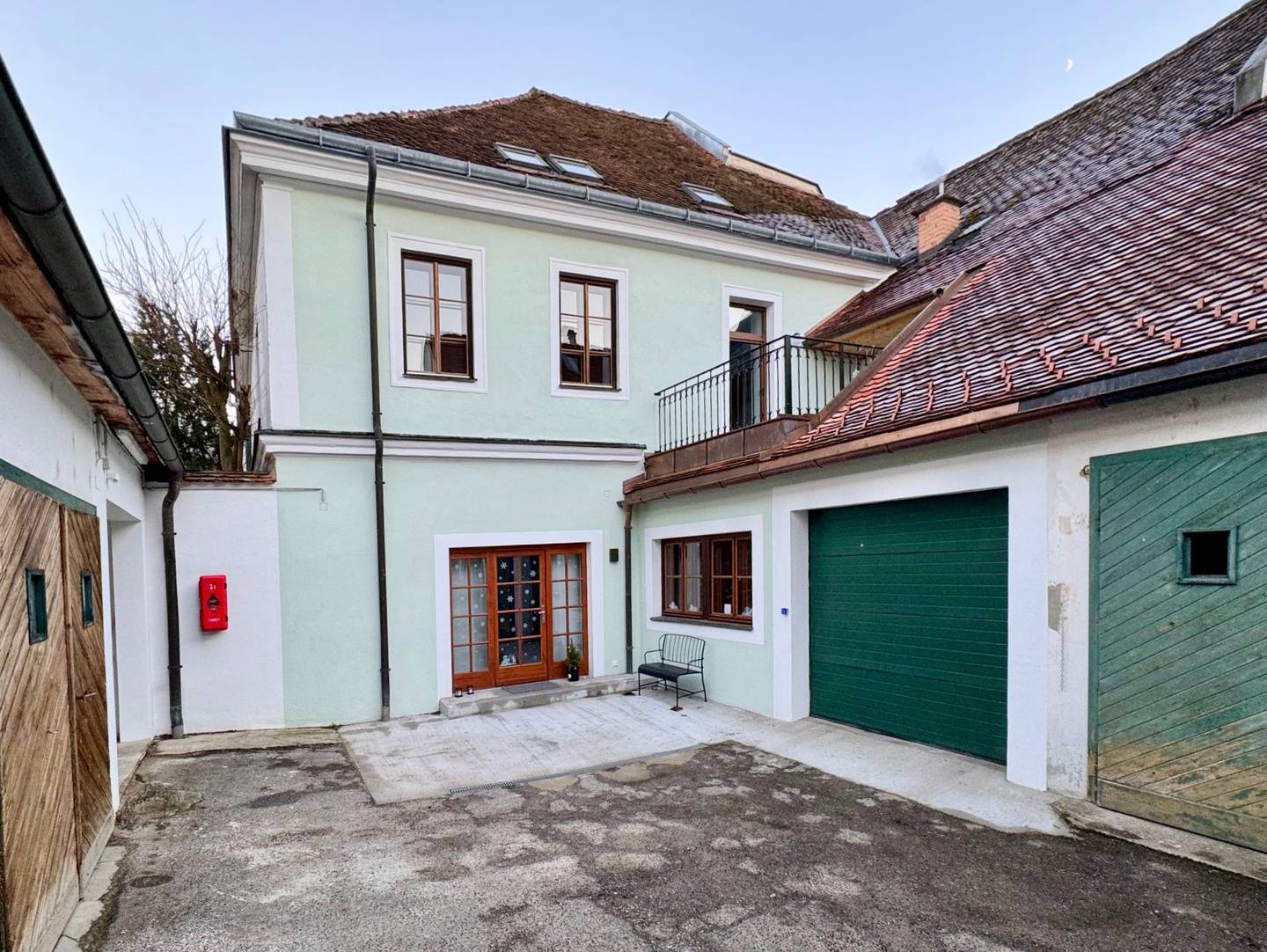 Erdgeschosswohnung Altbaucharme Gewölbe Terrasse