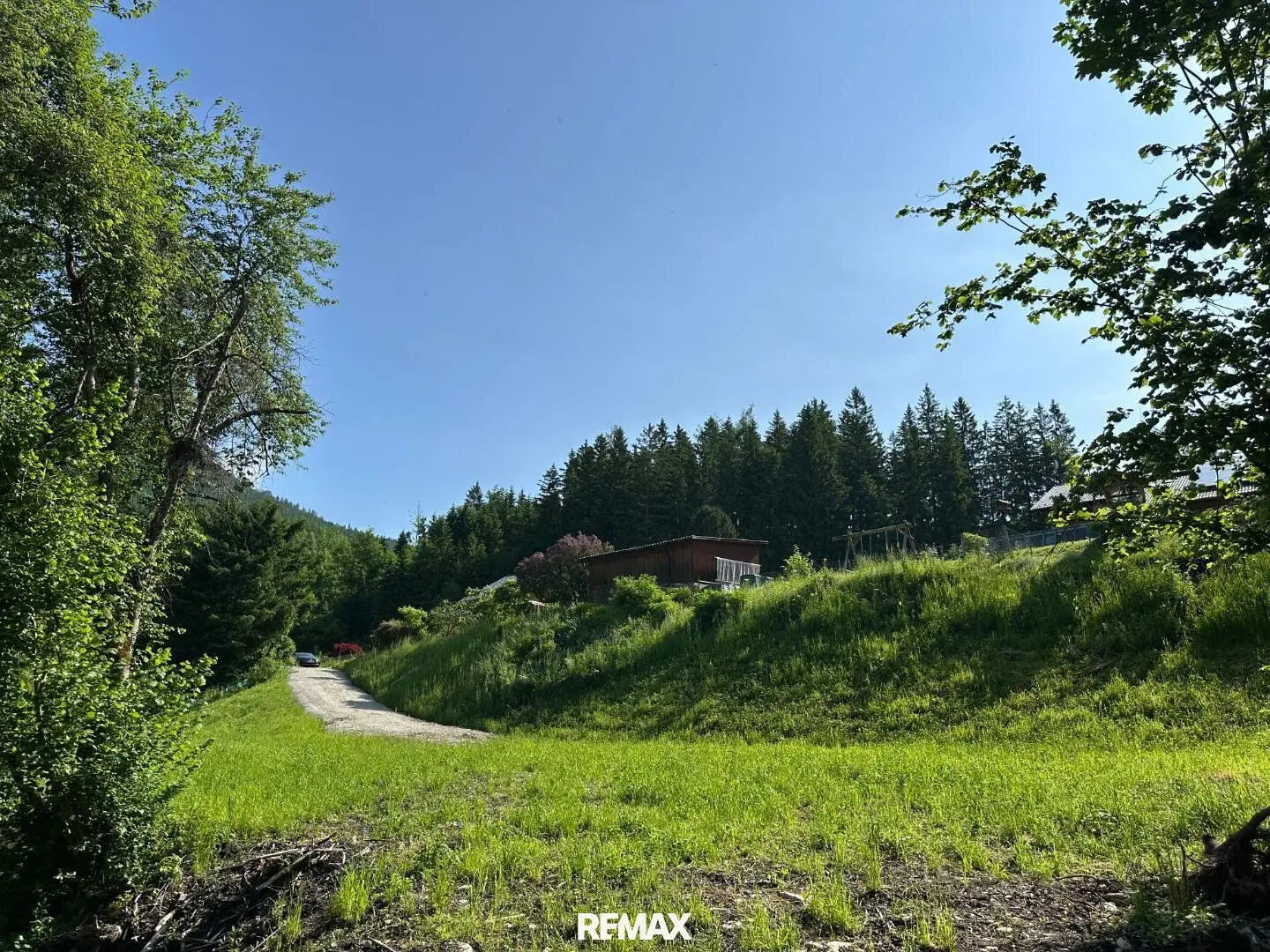 Building plot in idyllic location with a stream (134/5) Your dream house awaits you