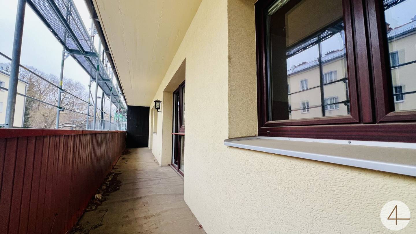 Loggia with green views in Liesing