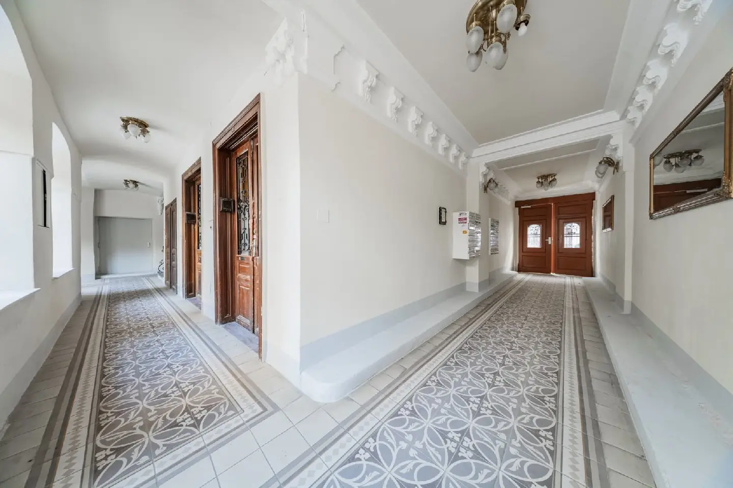 Apartment in a classic Viennese building near U3