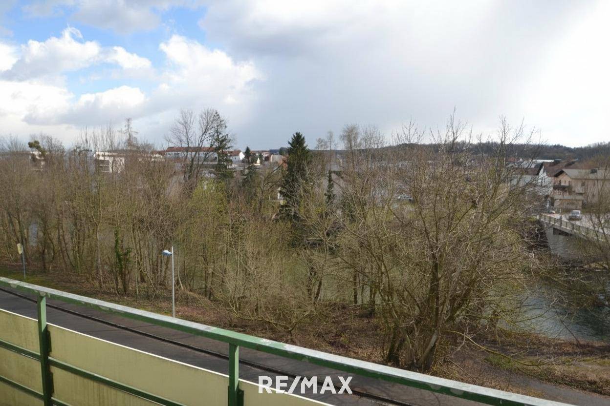 Newly renovated apartment central Wieselburg loggia