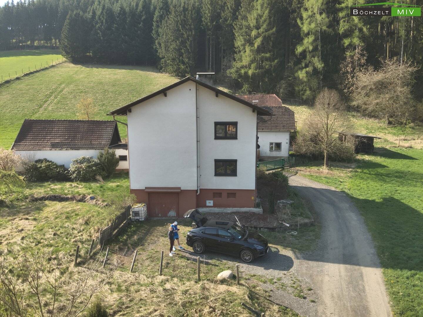 Sanierter Zweifamilienhaus mit Kleinlandwirtschaft in St. Margarethen
