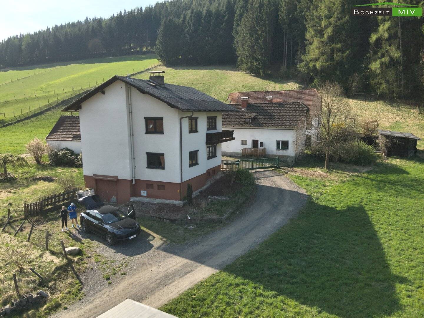 Sanierter Zweifamilienhaus mit Kleinlandwirtschaft in St. Margarethen