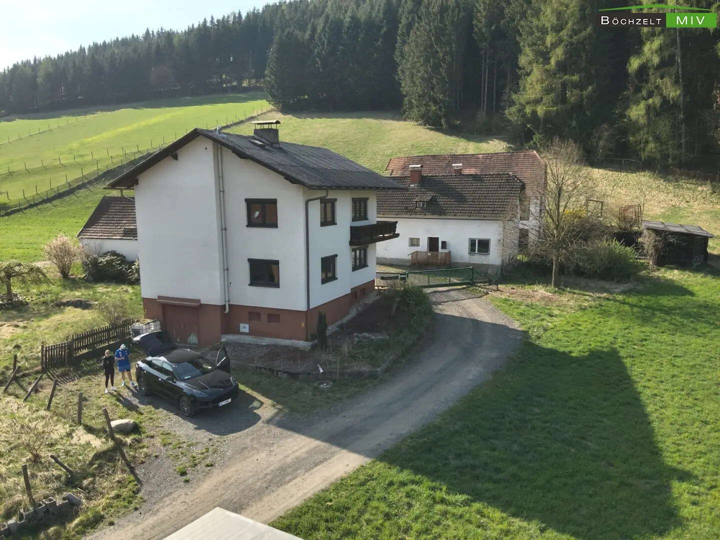 SANIERUNG 2025: Geräumiges Einfamilienhaus mit angeschlossener Kleinlandwirtschaft (Neben- und Stallgebäude) mit ca. 2.700 m² Grund