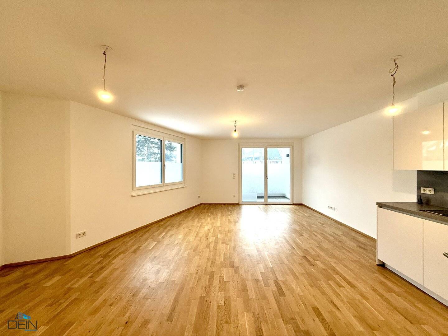 NEU! RUHIGE 1 ZIMMER EG-WOHNUNG MIT EINER LOGGIA NÄHE BADETEICH SÜSSENBRUNN!
