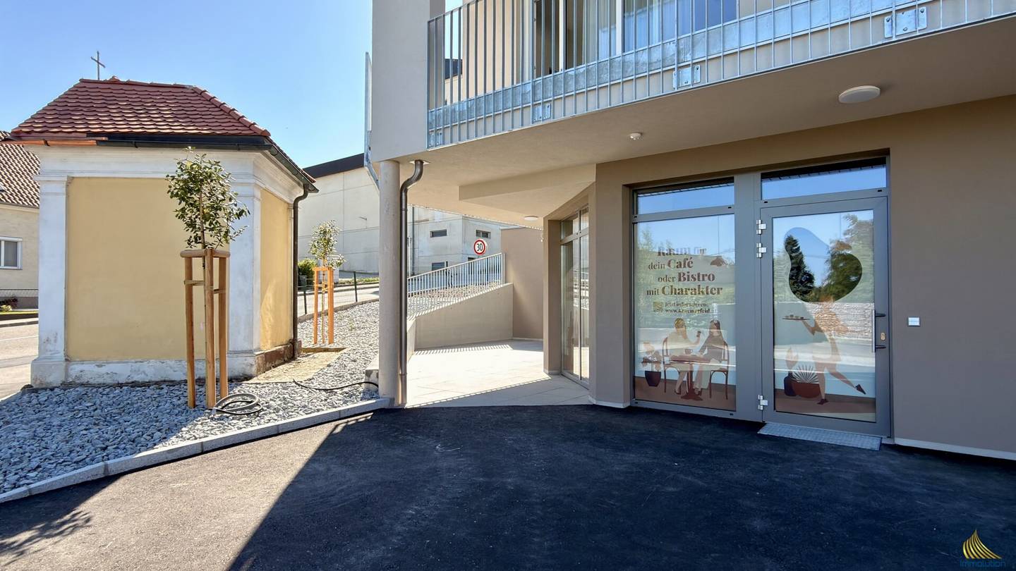 Neubau-Café im Zentrum von Hofkirchen im Traunkreis | Kauf oder Miete möglich