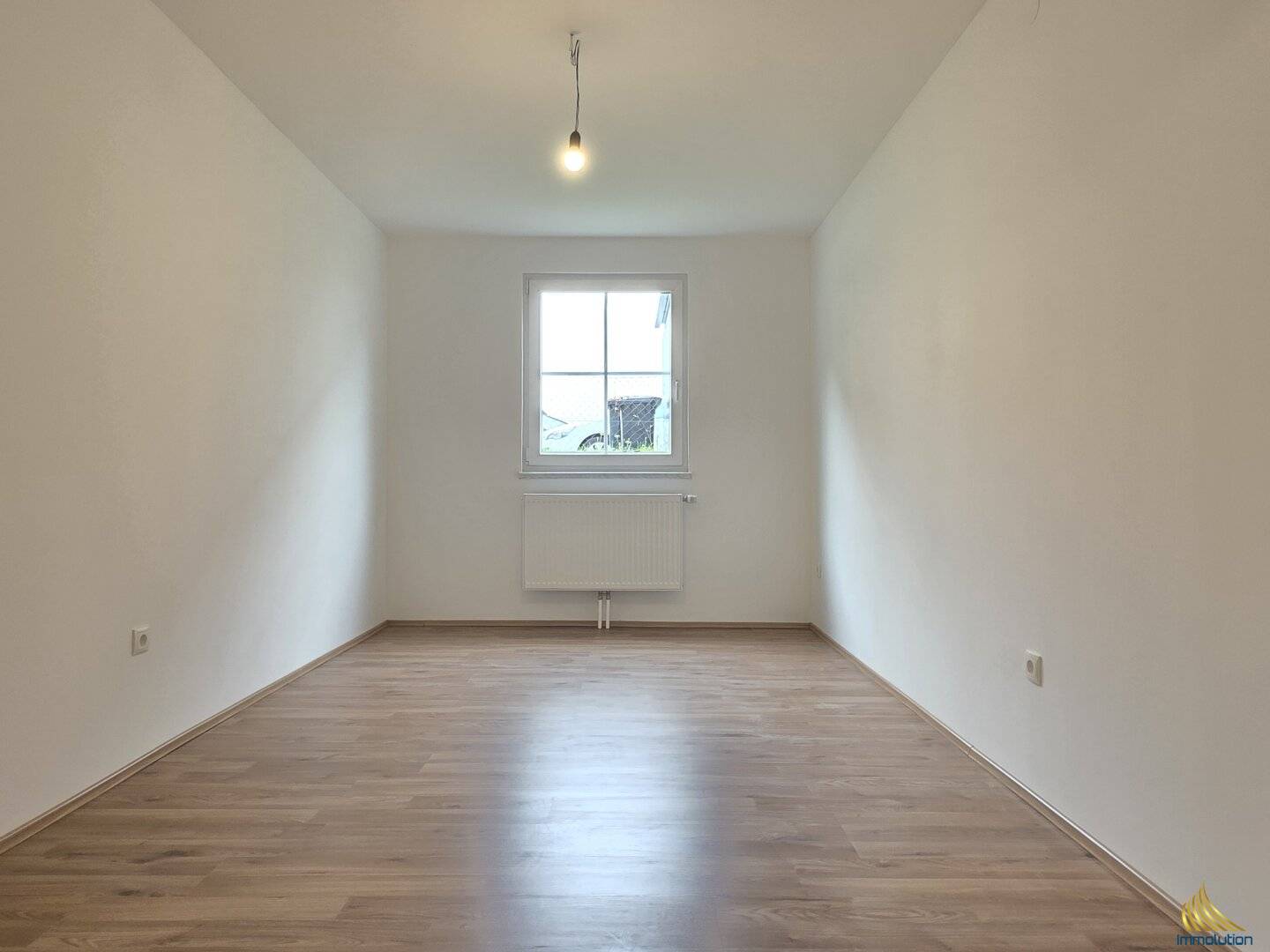 Kernsaniertes Büro mit Gemeinschaftsgarten – KFZ Stellplatz - inkl. Küche - 2 Zimmer