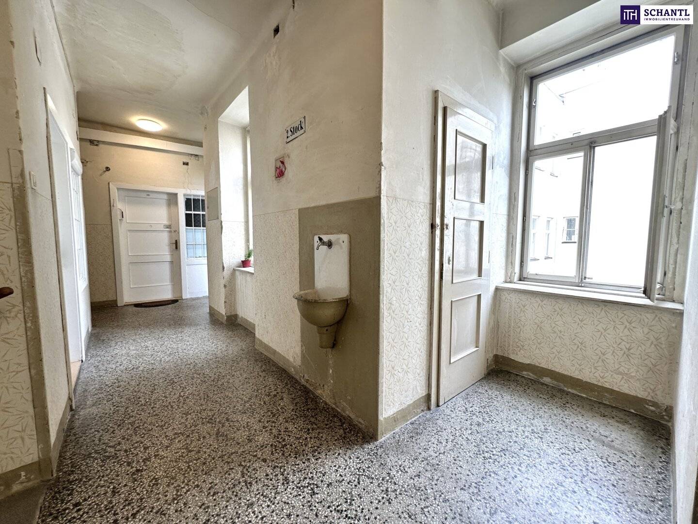 Rohdachboden in Wien 10. Favoriten, mit 104 m² Lagerfläche Top Lage