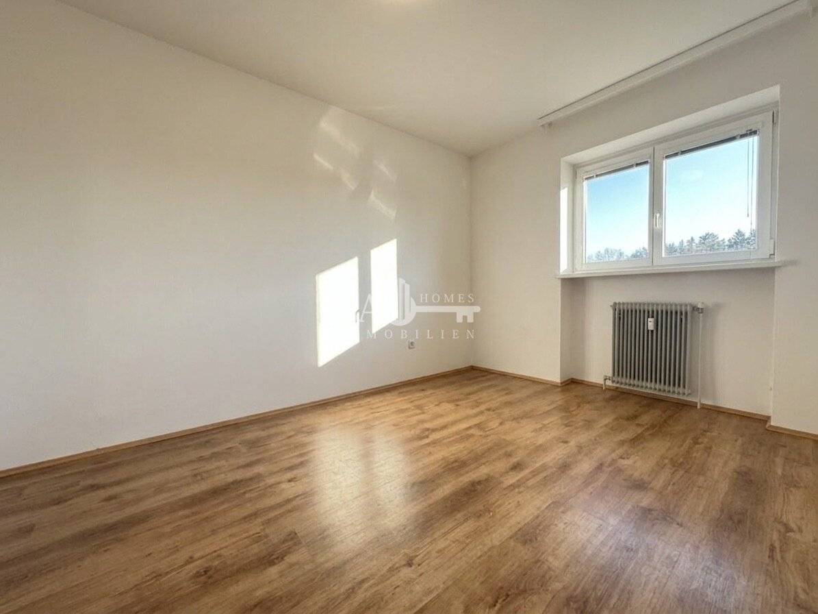 Erdgeschosswohnung mit Loggia ruhige Aussicht