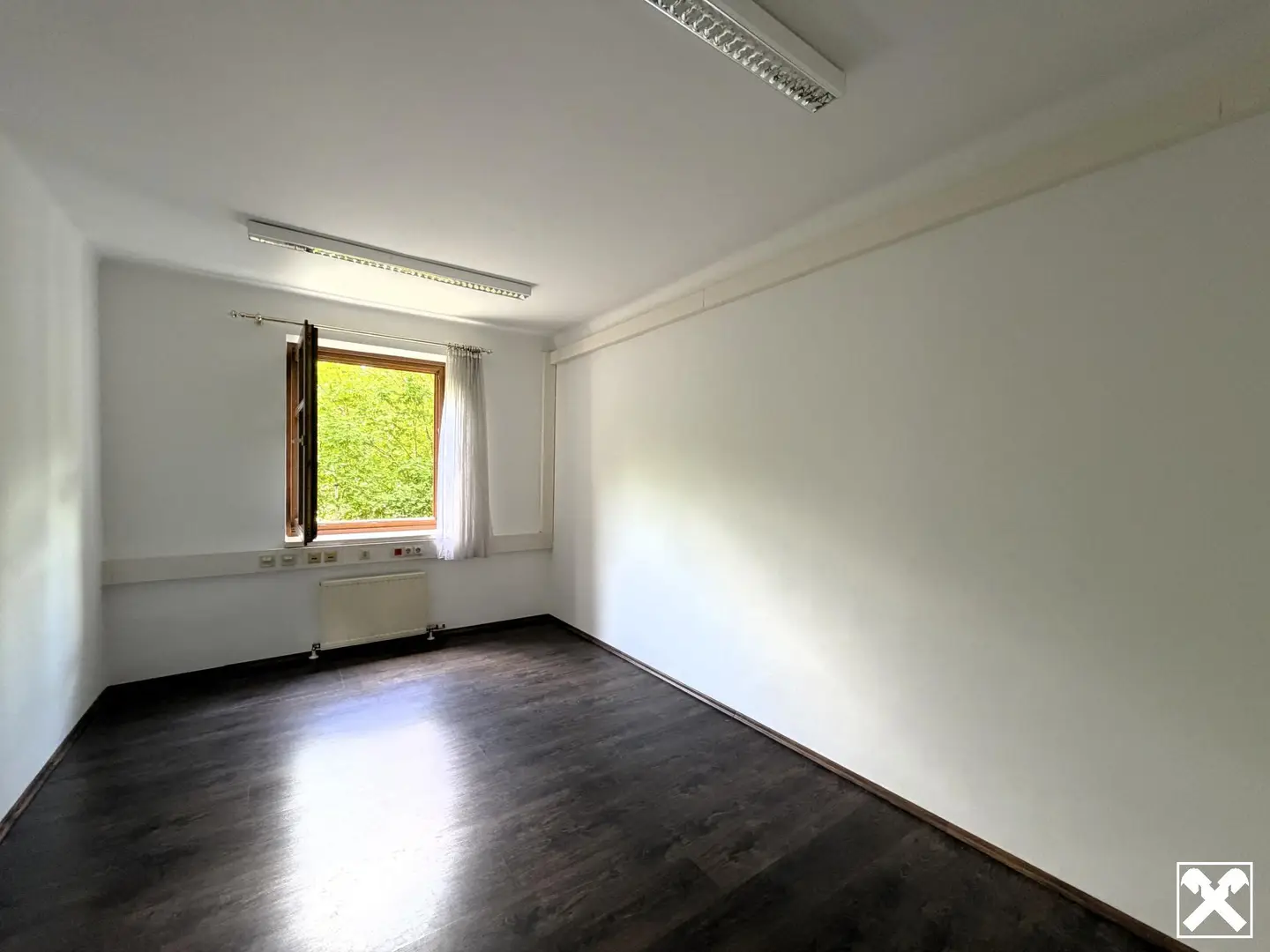 * Perfektes Büro/Praxis für Mitarbeiter:innen und Kund:innen *