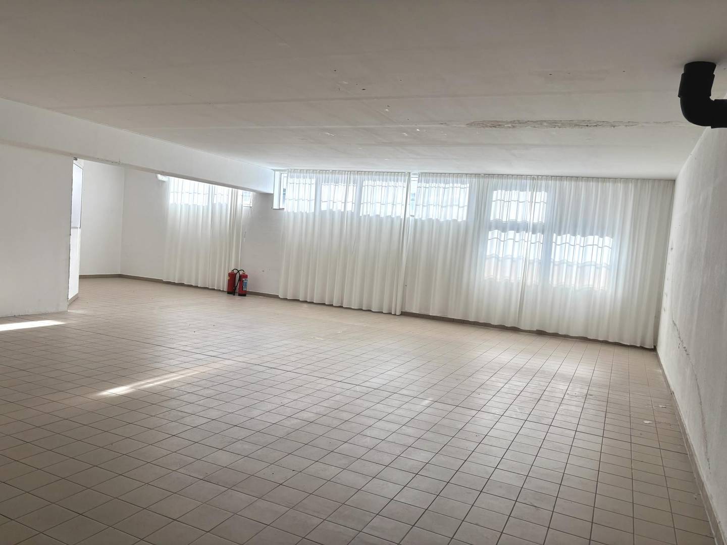 Vielseitig nutzbares Geschäftslokal mit 150m² in attraktiver Lage in Nußdorf-Debant zu vermieten