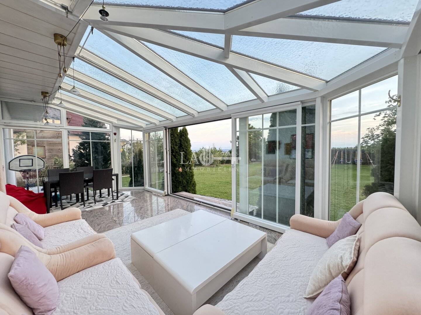 Mehrfamilienhaus in Kirchberg-Thening mit Garten & 3 Wohneinheiten