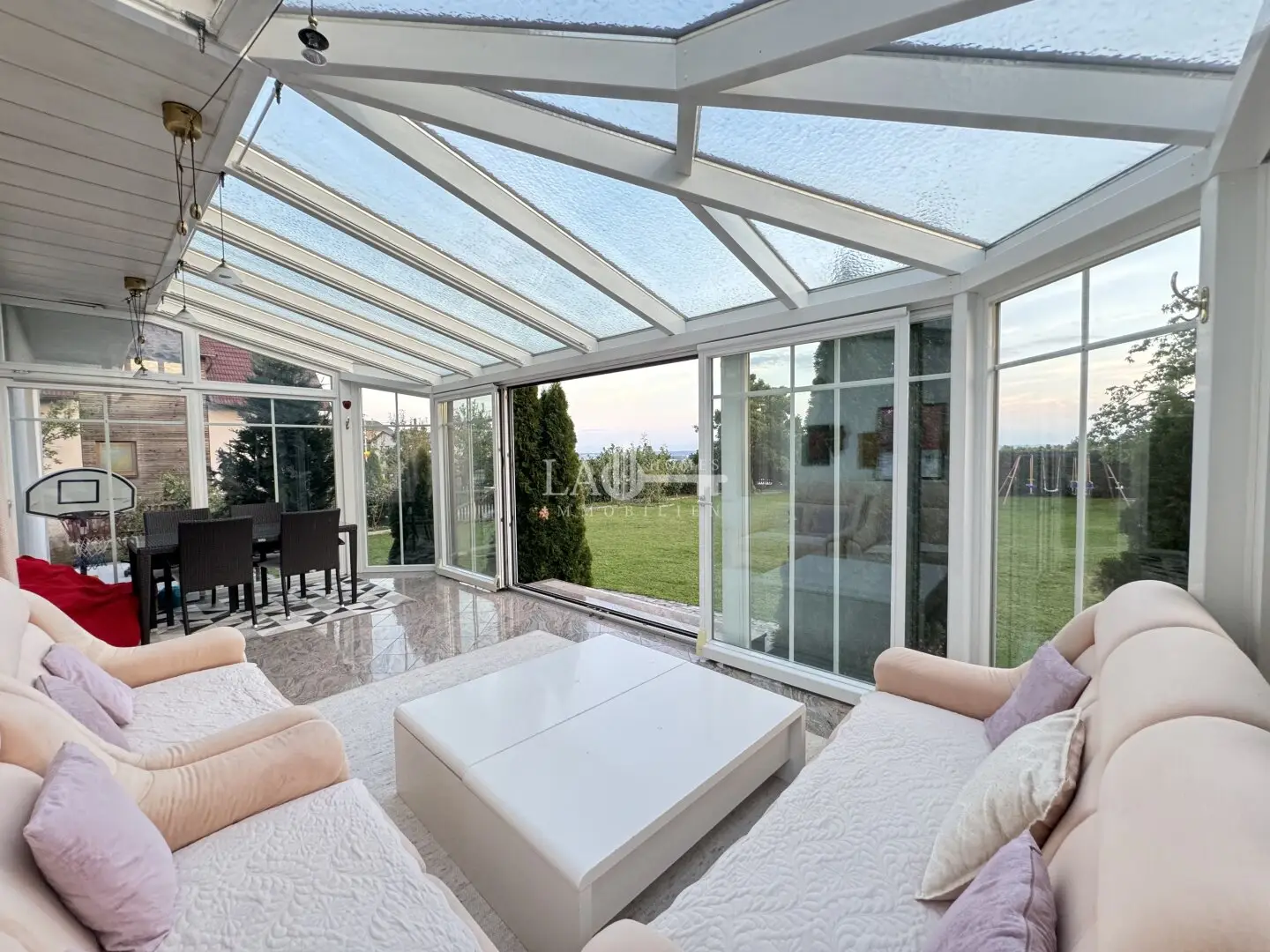 Space for three families in an idyllic location Kirchberg-Thening