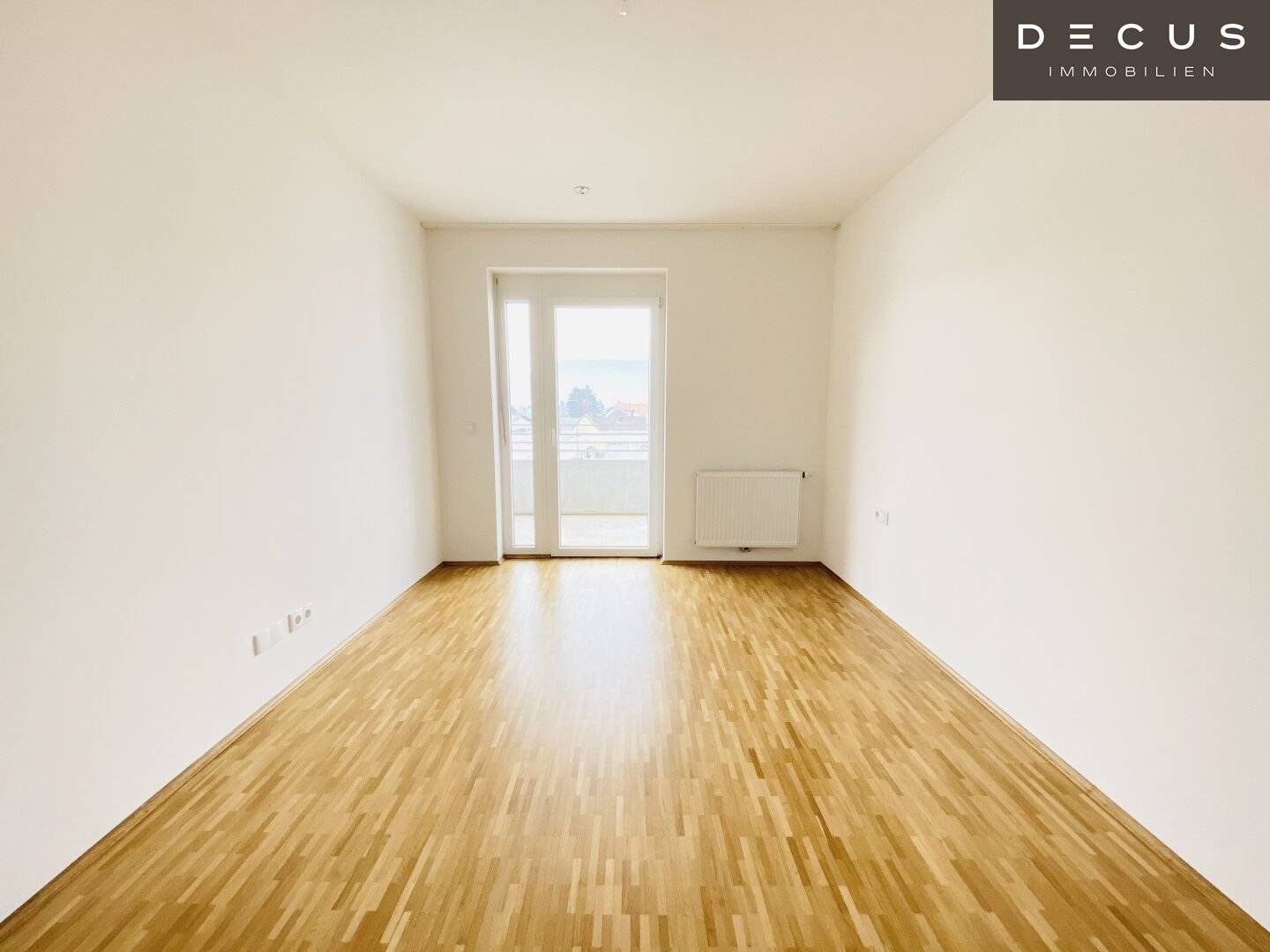 OUTDOOR AREA IN POPULAR LOCATION TWO ROOMS