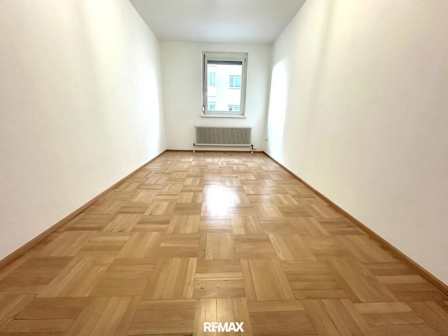 Apartment Fifth Floor Bright Renovated Interiors