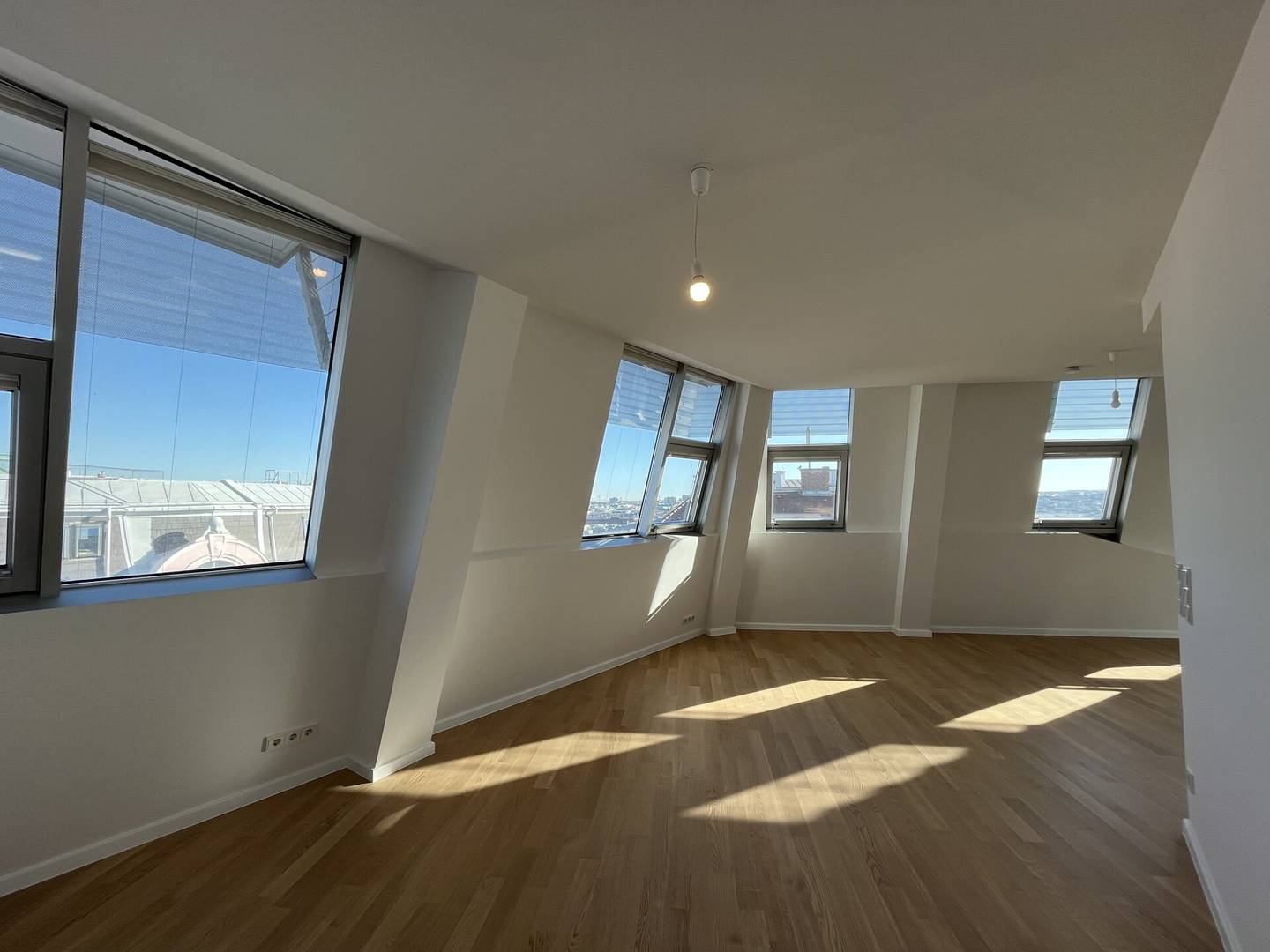 Attic apartment with generous terrace