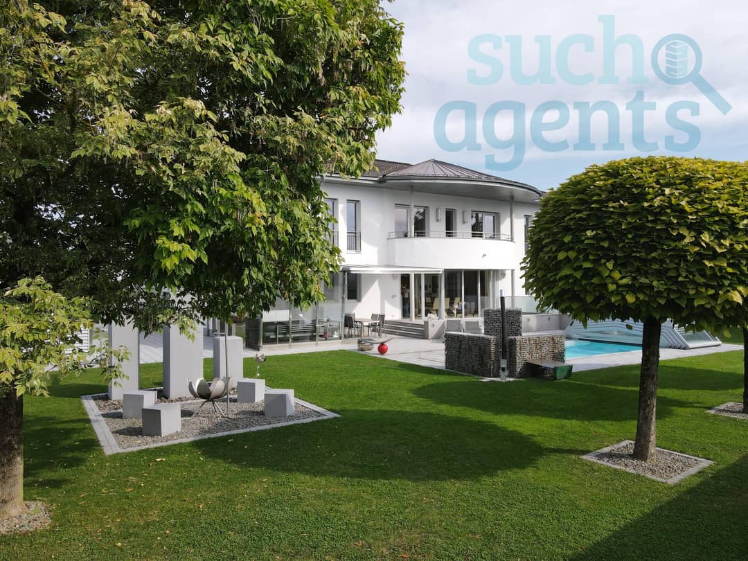 Luxusvilla in Vöcklabruck mit 620 m² Wohnfläche und Wellnessbereich