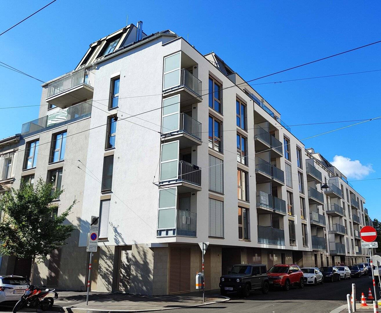 INVESTOR OR OWNER OCCUPIER! SUNNY NEW BUILD 3-room FIRST OCCUPANCY with terrace on 4th floor Top 1/27